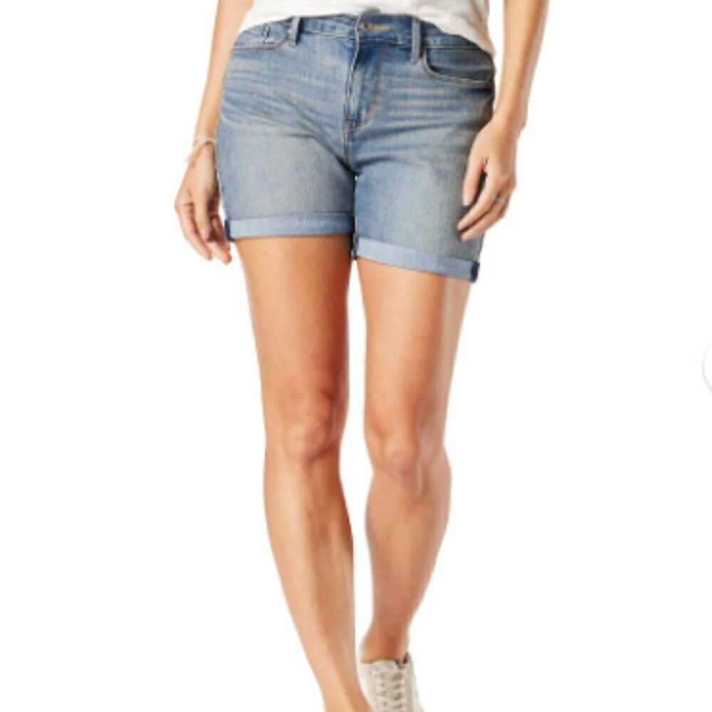 Signature Levi Denim 5" Mid Rise Cuffed‎ Short | Laundred but never worn